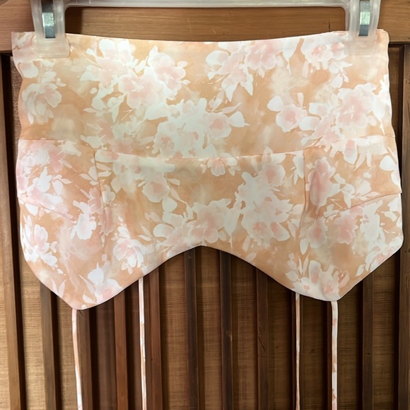 RARE Resa Kai Top & Isla Skirt Set - Picture 9 of 11